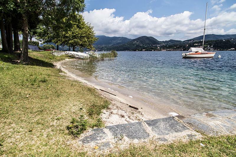 Emy Lake Orta Pella Exteriör bild